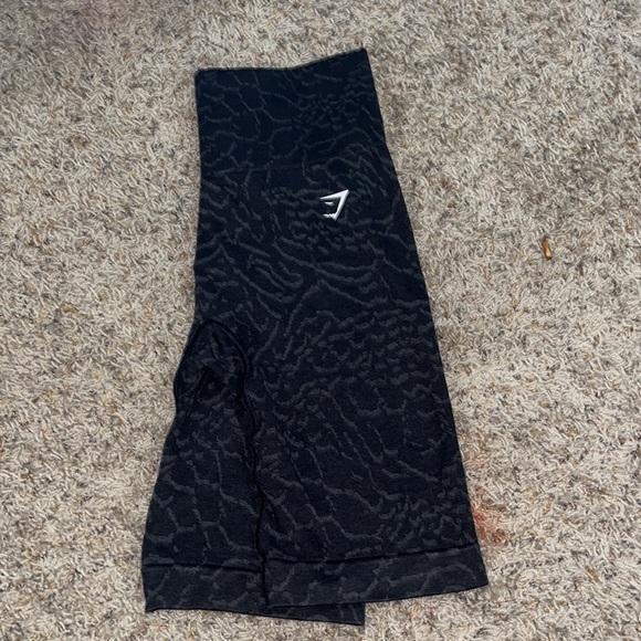 Gym shark biker shorts, in good condition never worn no rips or tears - Picture 3 of 3